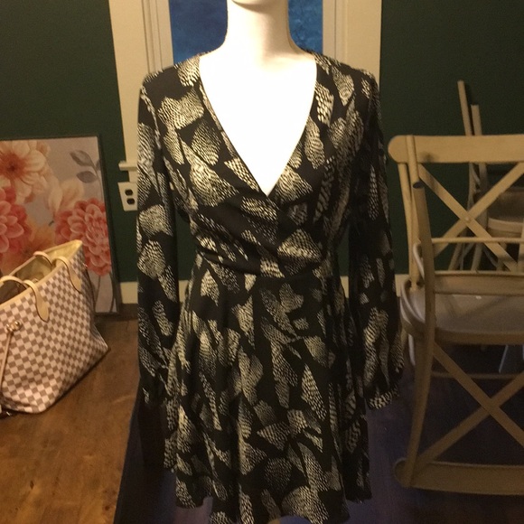 Express Dresses & Skirts - Black & white express dress